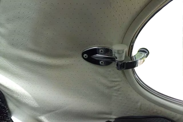 Bug 65-77, Left Pop Out Quarter Window Latch