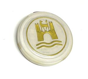 T1 61-71, T3 62-71 Horn Button Ivory, Gold Crest