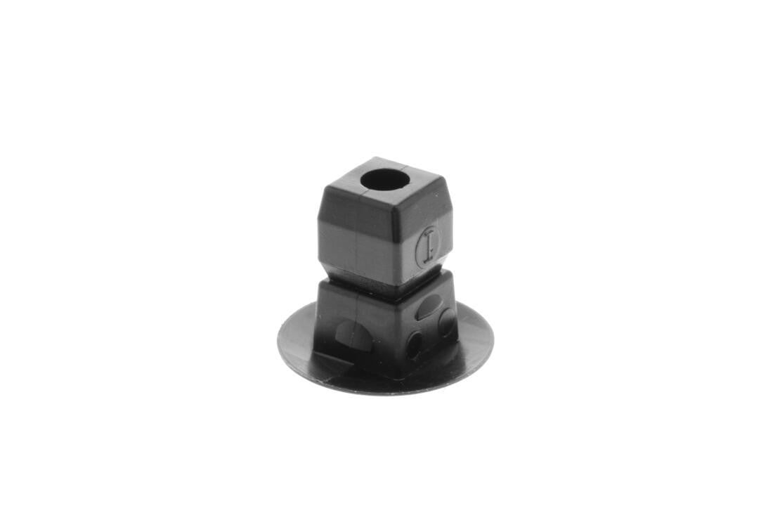 CLIP ( EXPANDING NUT) FOR WHEEL LINER